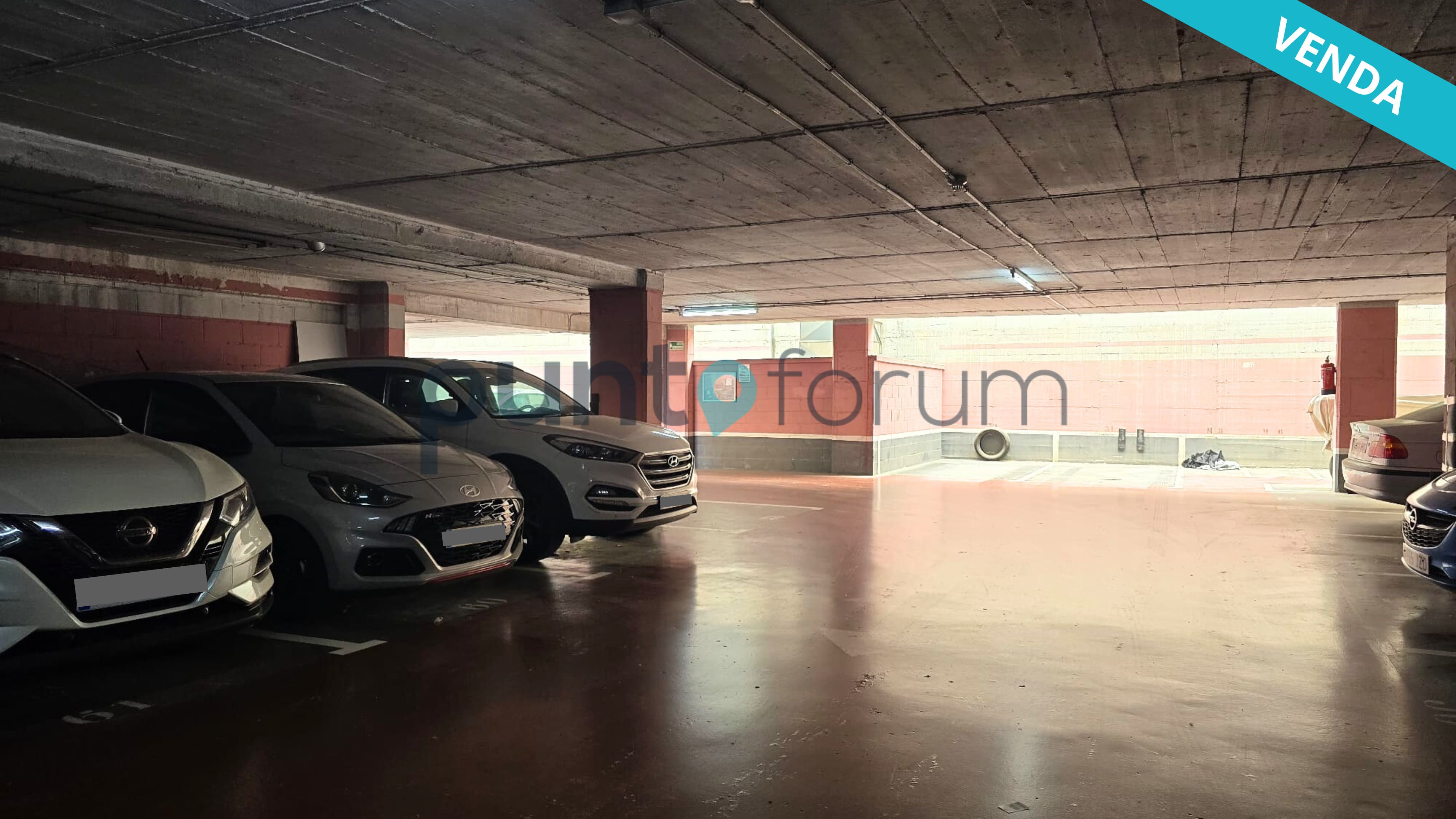 ¡OPORTUNIDAD, se vende plaza de parking en Provençals del Poblenou, ideal para cualquier tamaño de coche!