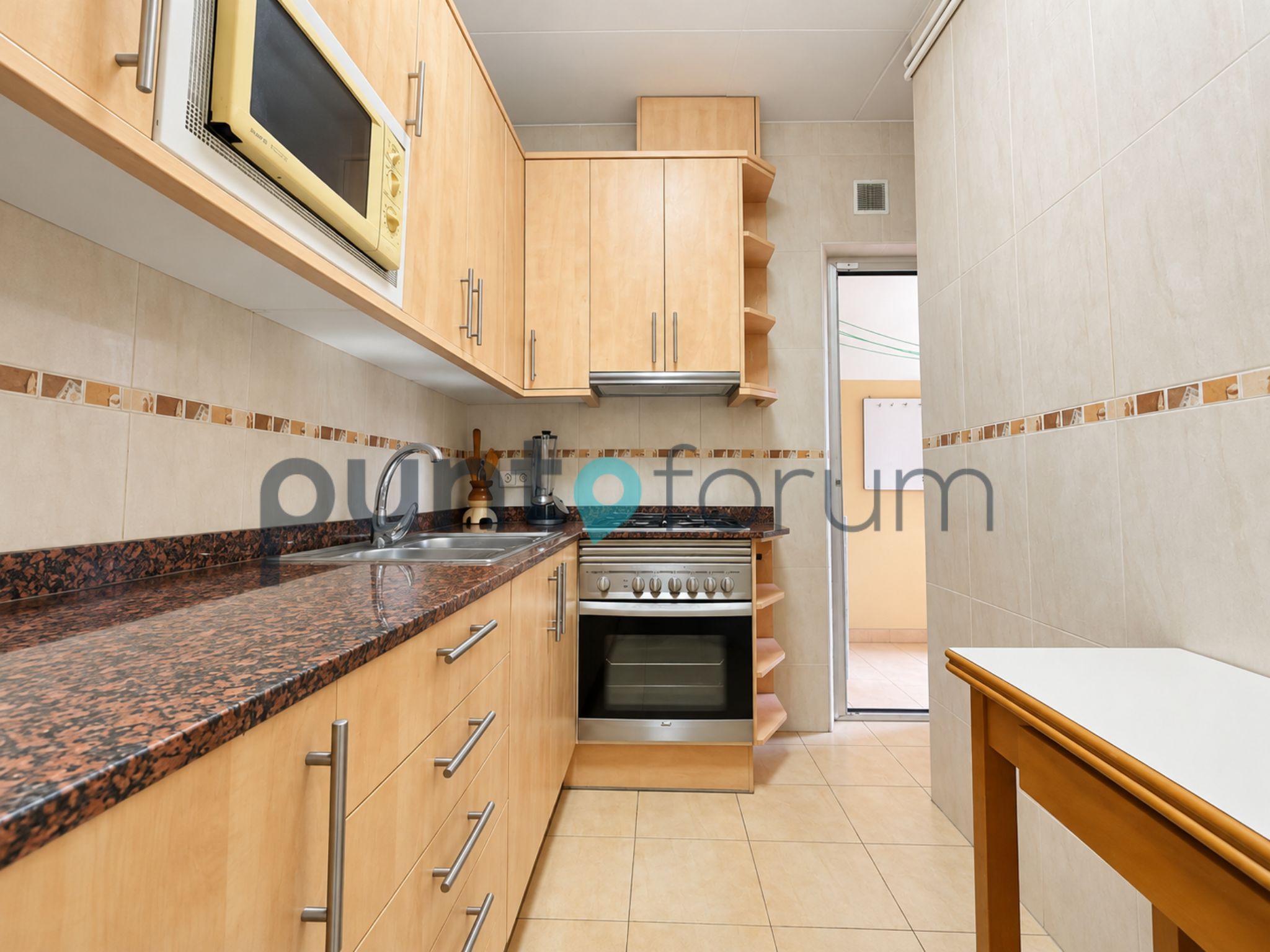 PISO TODO EXTERIOR DE 3 HABITACIONES CON BALCÓN Y DOS ASCENSORES EN EL BESÒS
